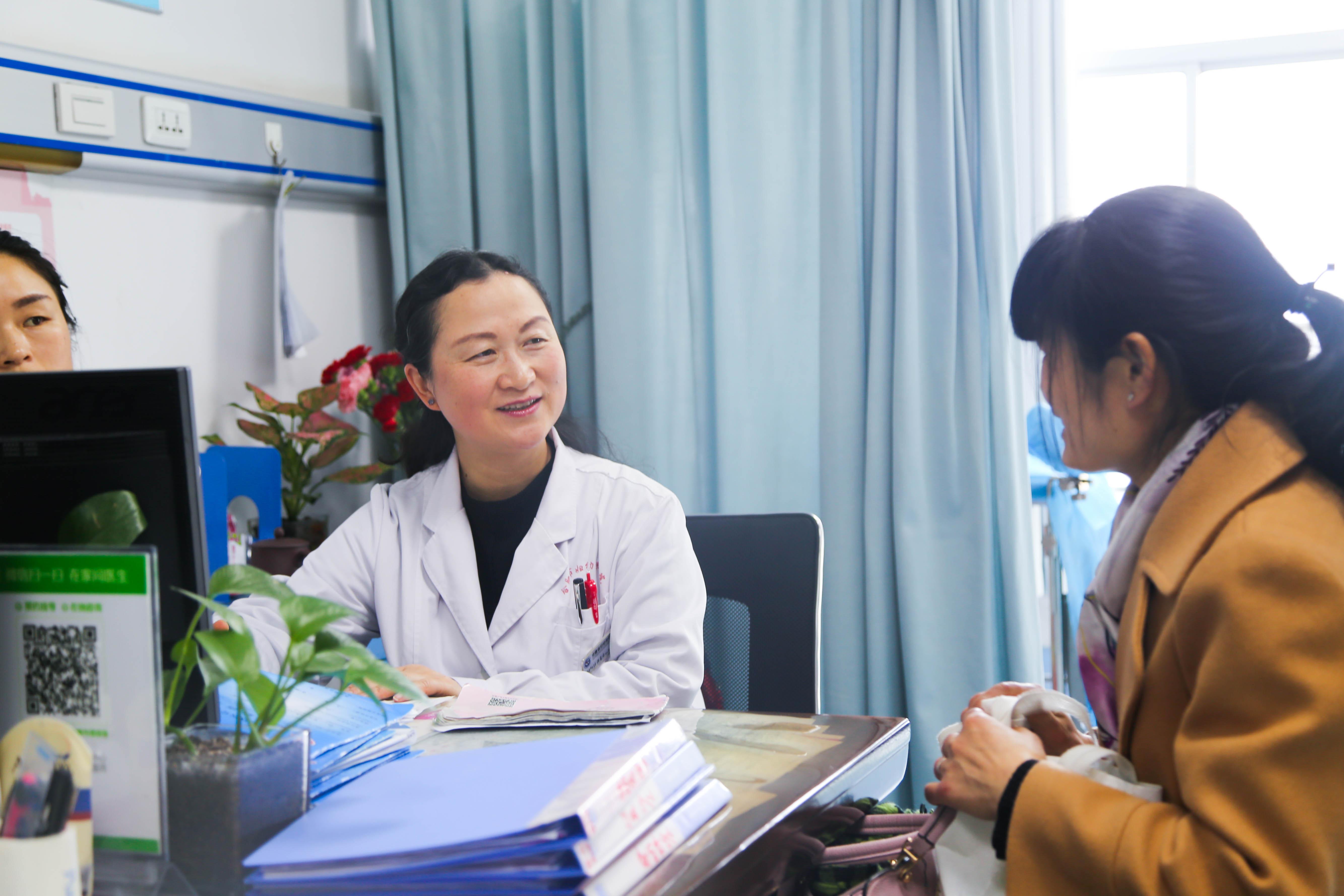 从“送子观音”到“废柴妈妈”——访安徽省妇幼保健院生殖医学中心主任洪名云