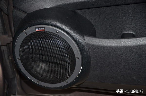 一套发烧级的音响要有哪些设备,真正的发烧级汽车音响功放