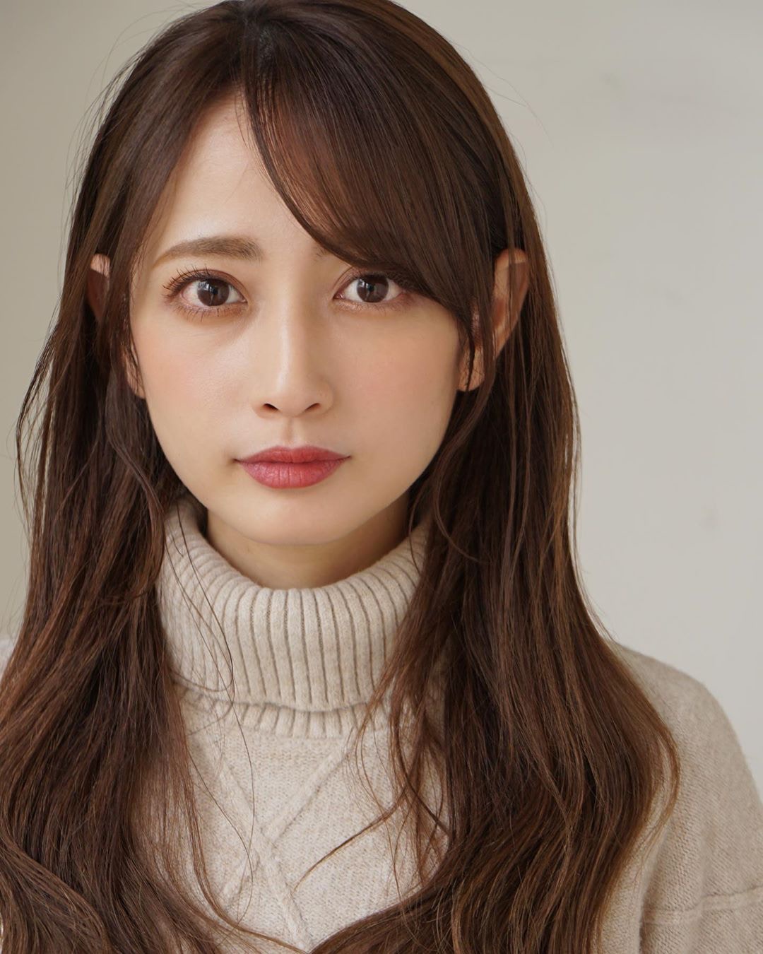 2020最火发型卷发侧颜刘海,2020年流行的日系发型图片