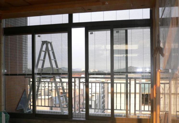 阳台晾衣服不美观怎么解决,阳台晾衣服不喜欢怎么办