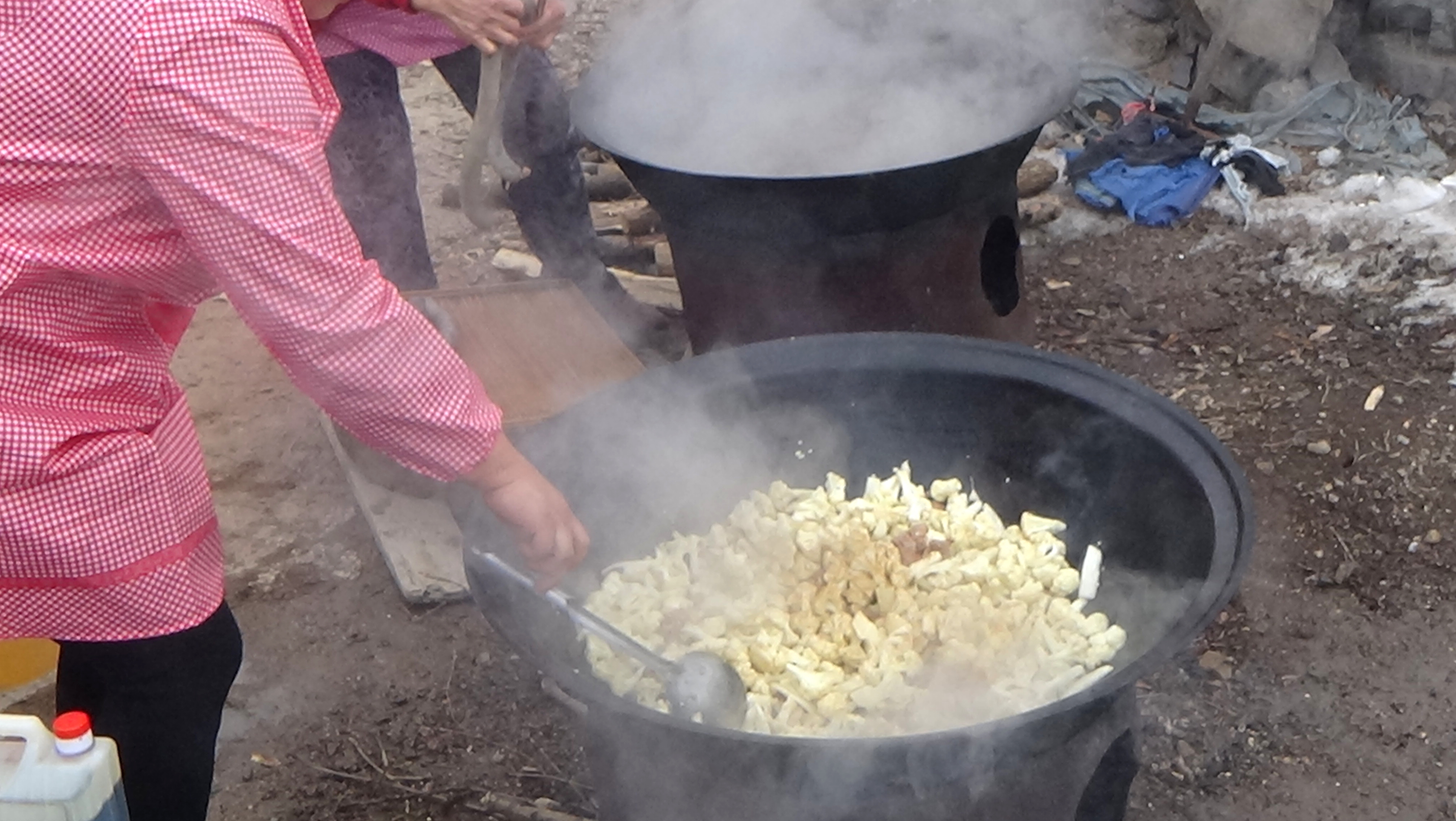 东北杀年猪来吃猪肉,老东北杀年猪