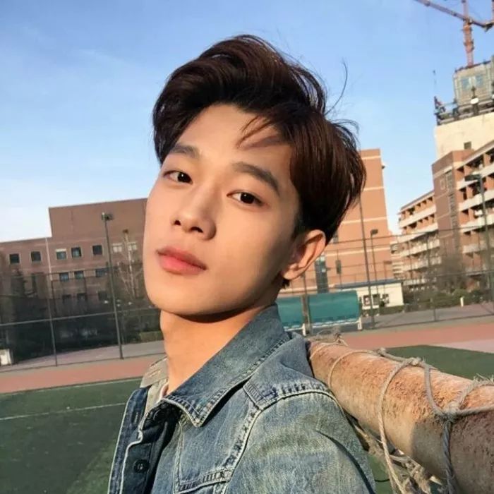 男生头像帅气冷酷霸气漫画图片,帅气头像男生霸气冷酷配上机车