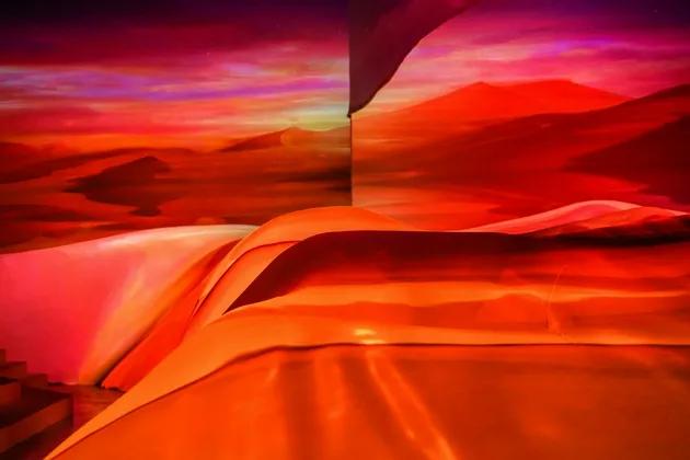 閤而不同，地素时尚借敦煌文化讲了个现代故事