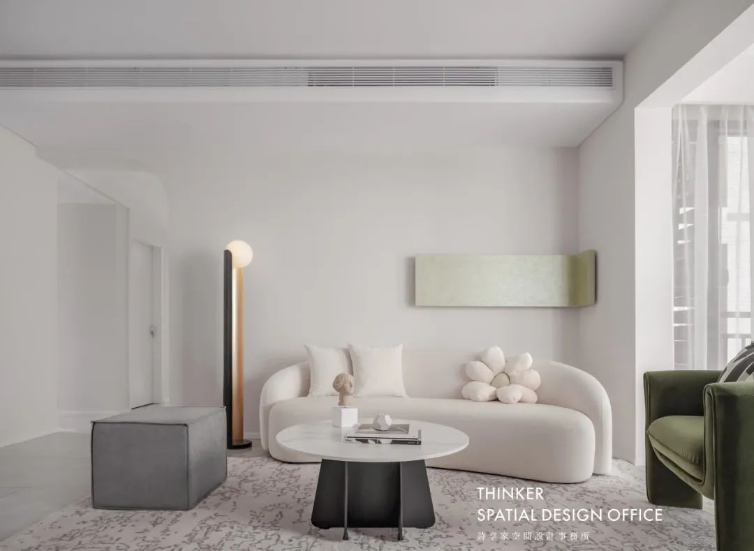 首发丨裹上舒缓奶油色,她的家柔软又高级