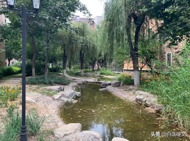 两区交界的指示牌,两个区的交界处定位