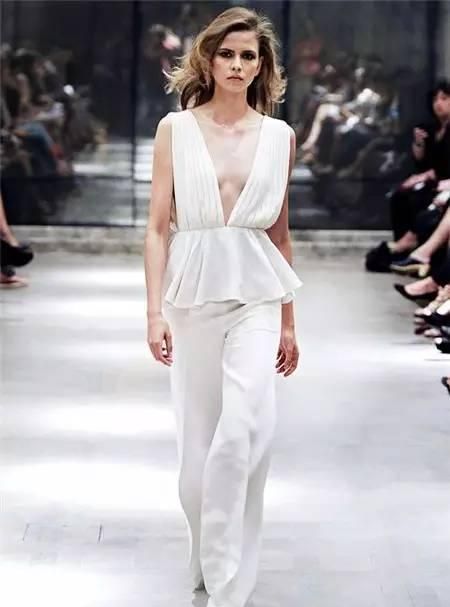 模特走秀穿的衣服会怎么处理,模特走秀不能穿的衣服