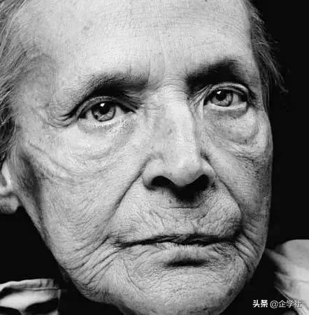 英国40万人将直面死亡?摄影师用100张肖像告诉你,生命的意义是