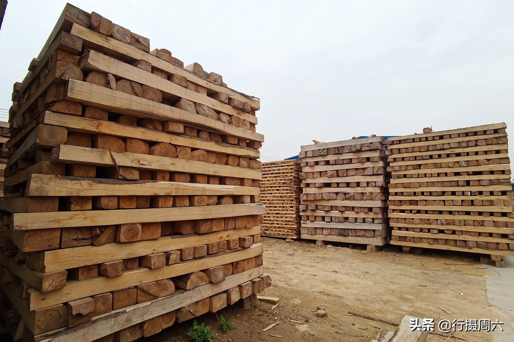 山西农民做棺材生意，“看人下菜”，有人免费，有人掏钱