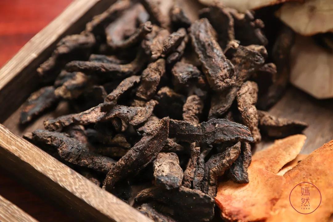 龟苓膏真假对比,真龟壳的龟苓膏