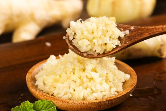 生姜擦脸可以祛斑祛痘吗,生姜擦脸能祛斑祛痘吗