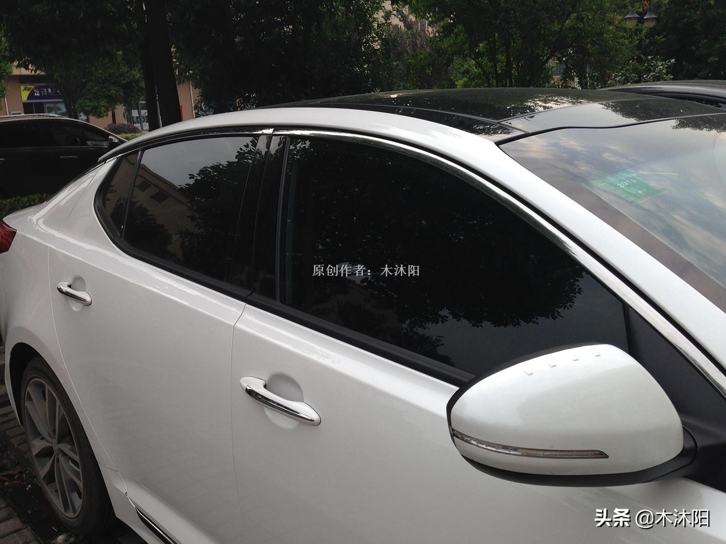 汽车自带隐私玻璃好不好,带隐私玻璃的车窗还需要贴膜吗