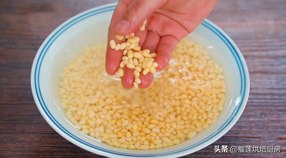 皮薄馅厚香甜绵软绿豆饼,怎样用绿豆磨浆做绿豆饼