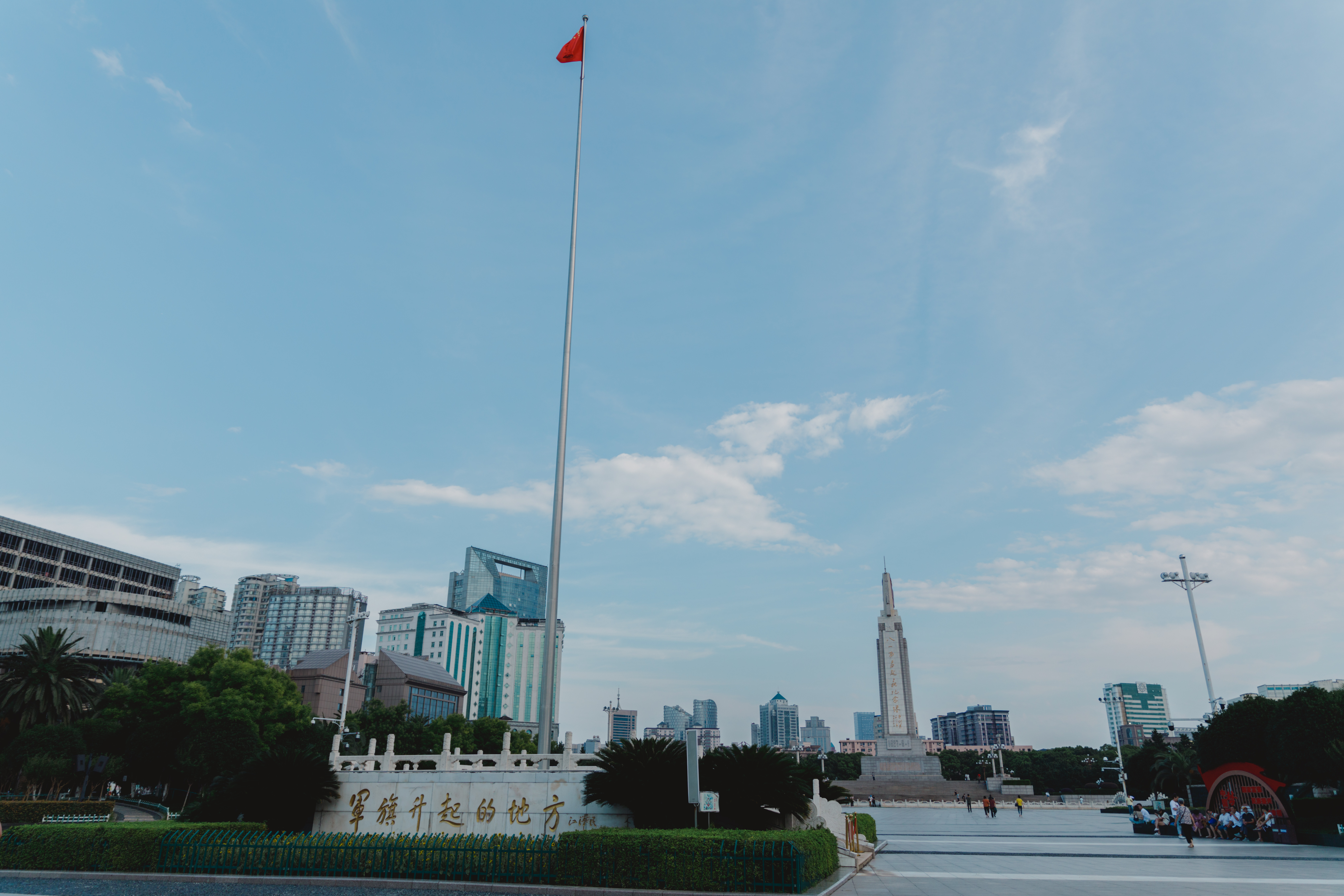 南昌之星摩天轮讲解,南昌之星摩天轮下面有什么玩