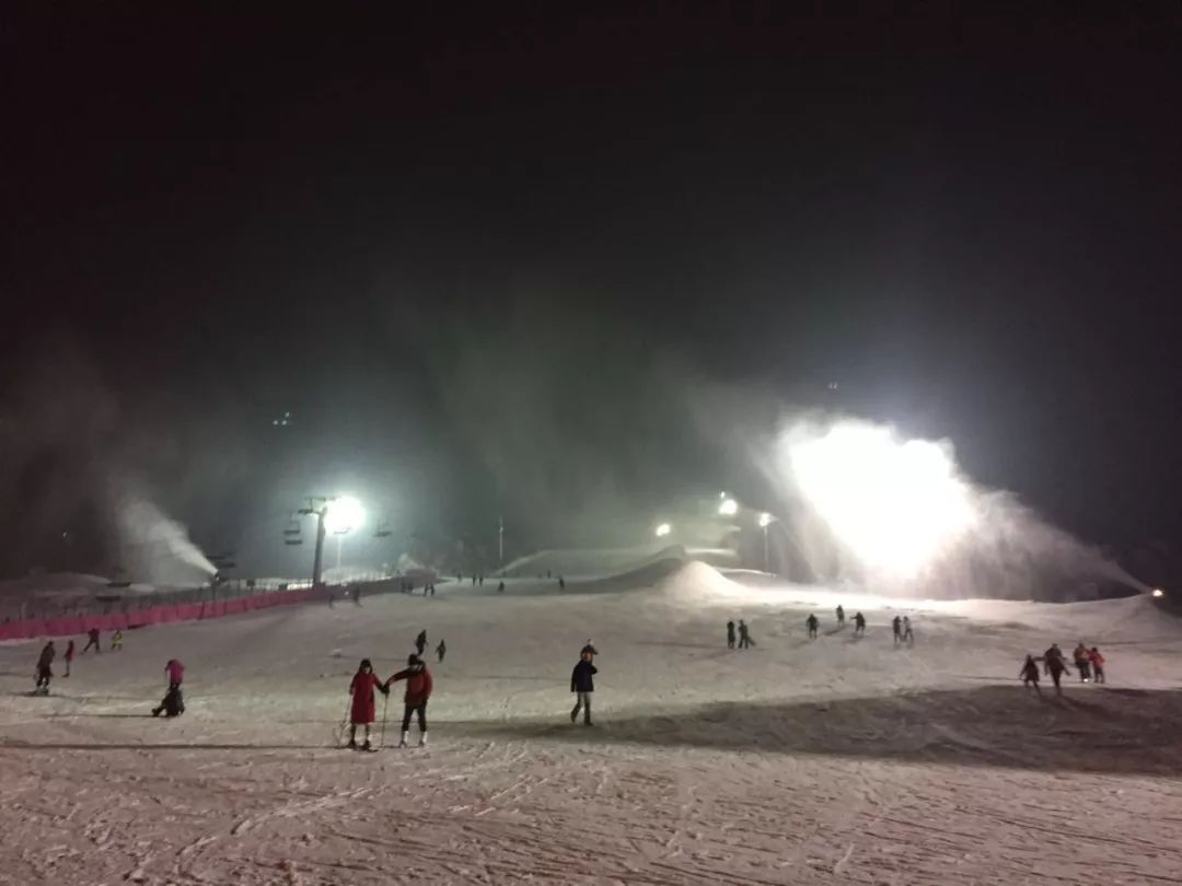 去西岭雪山玩雪要准备些什么,去西岭雪山滑雪需要先买门票吗