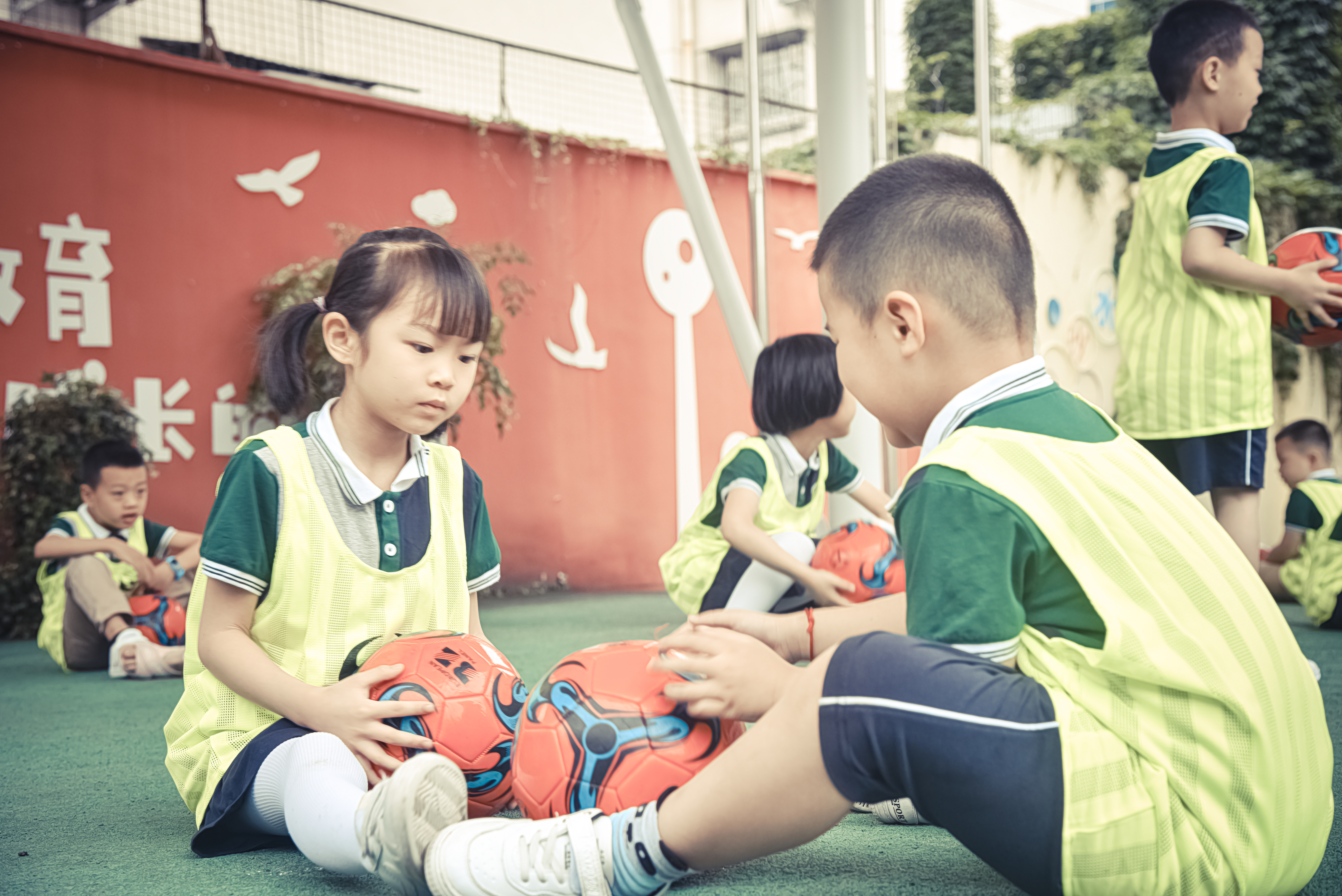 幼儿园足球特色活动报道,德阳快乐宝贝