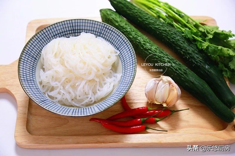 减脂凉拌酸辣大白菜,酸辣家常菜减脂