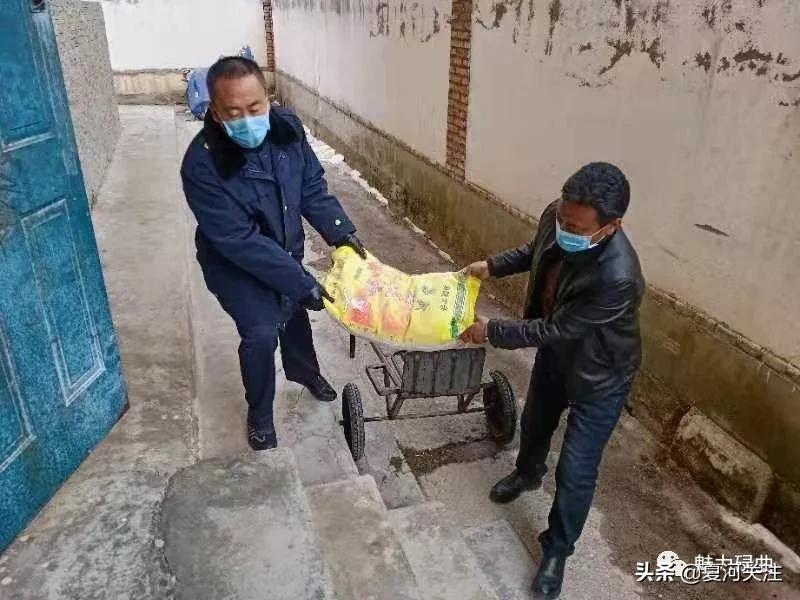 党员争当采购员为民服务 (党员变身采购员关爱服务送上门)