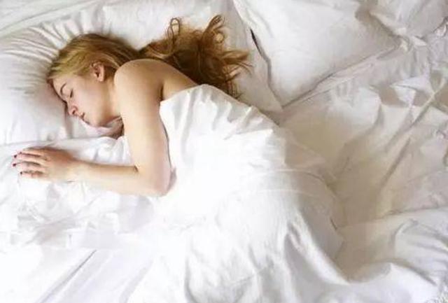 女性睡觉时应该穿胸罩吗,睡觉时有没有必要穿内衣