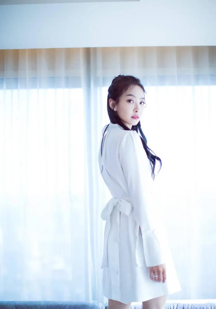 宋茜的发型和衣服,宋茜在穿衣搭配上从不示弱