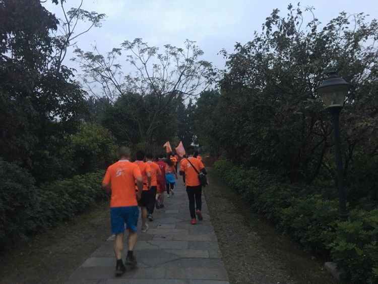 相逢是歌相聚是缘你我同行下句,相逢是缘相聚是情诗