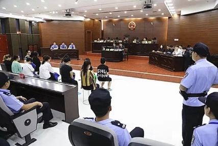 警方打掉制售假药团伙,重拳出击捣毁生产销售假药窝点