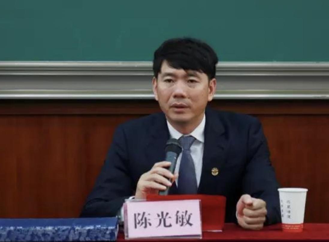 一个穷小子卖鞋,穷小子卖鞋