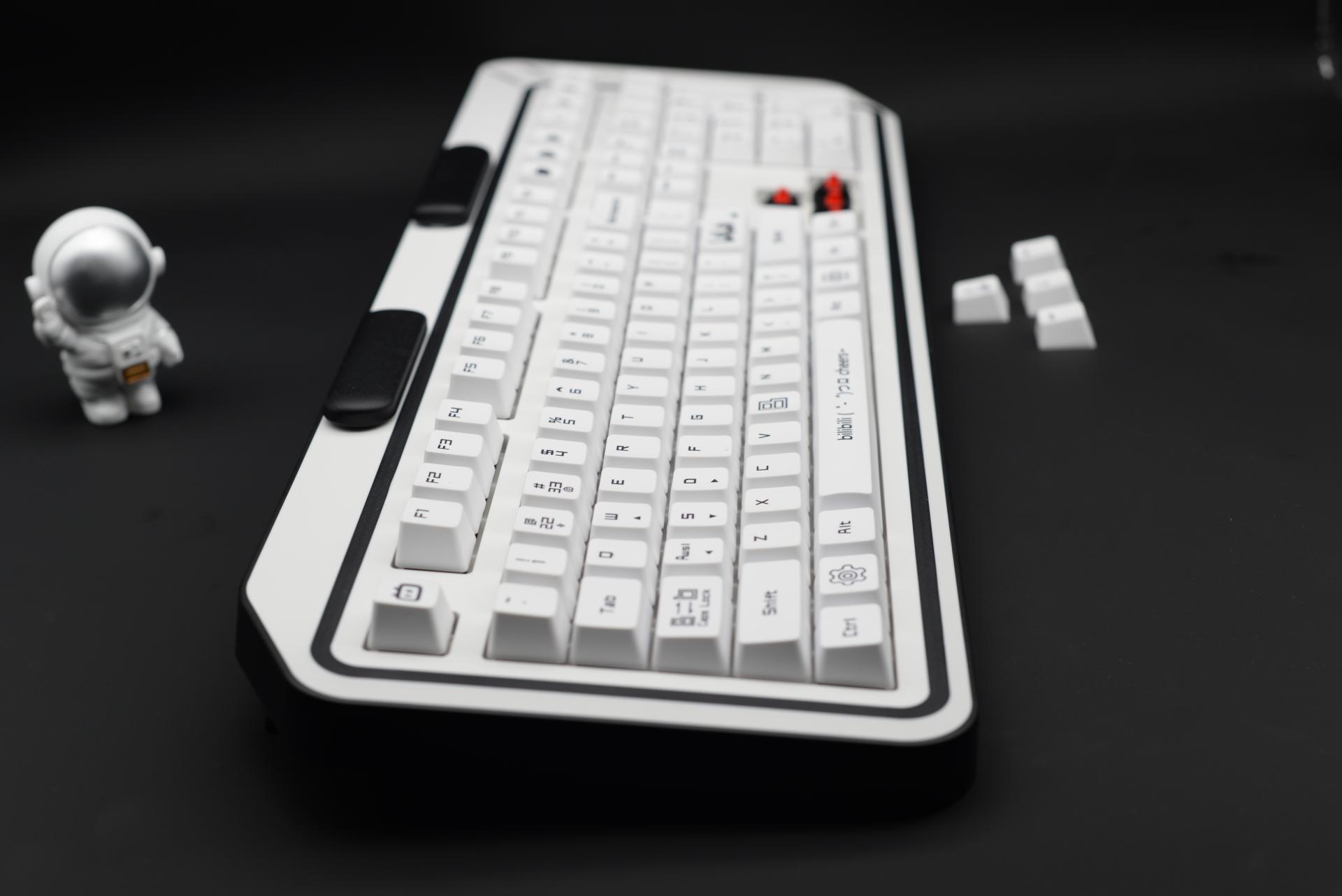 ikbc机械键盘红轴与akko红轴,ikbc樱桃轴机械键盘推荐