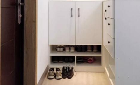 日本人总爱脱鞋不臭么,为什么日本人室内都要脱鞋