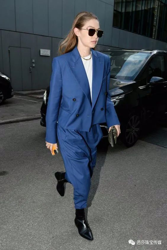 整天研究无聊的穿搭,一天到晚研究穿搭