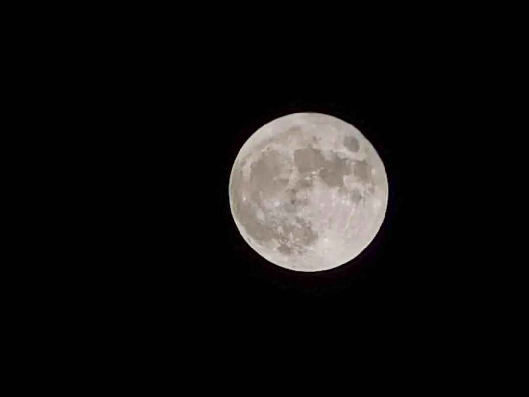 最好的月亮拍摄方法,真实的月亮星空怎样拍才好看