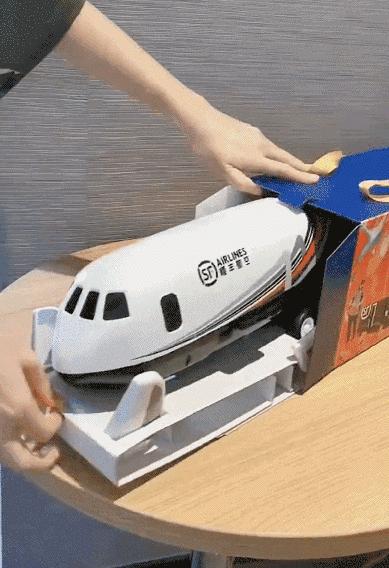 顺丰小哥被女网红冲了····抄袭Off-White联名限量纸袋成网红款？