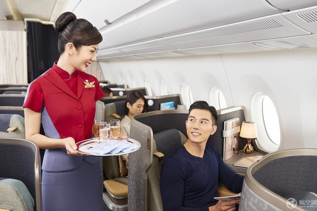 飞机座位号e字母是靠窗的,飞机座位abcdef分别是什么位置