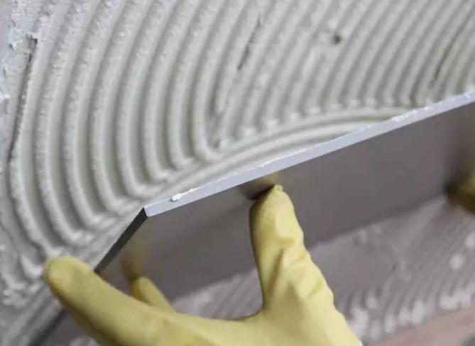 瓷砖10毫米厚和12毫米厚哪个好,瓷砖表面的釉是厚的好还是薄的好