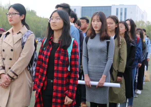 高中生标准身高表出炉,高中生身高实测校园