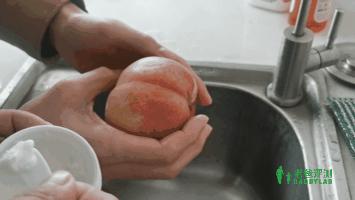 小苏打真的能洗白吗,小苏打加洗面奶洗脸的危害