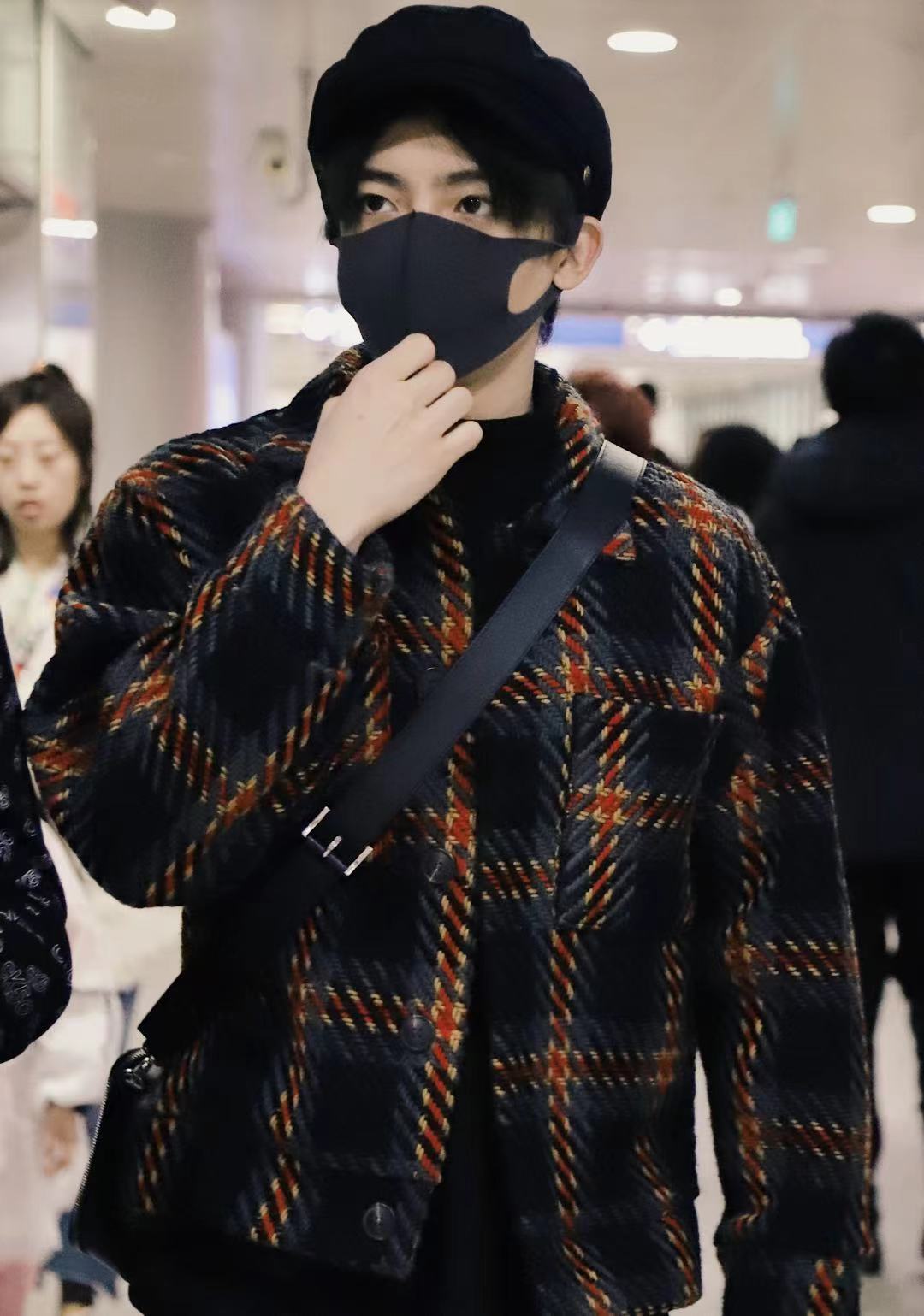 侯明昊原来是sm练习生吗,侯明昊2020年将播出的校园新剧