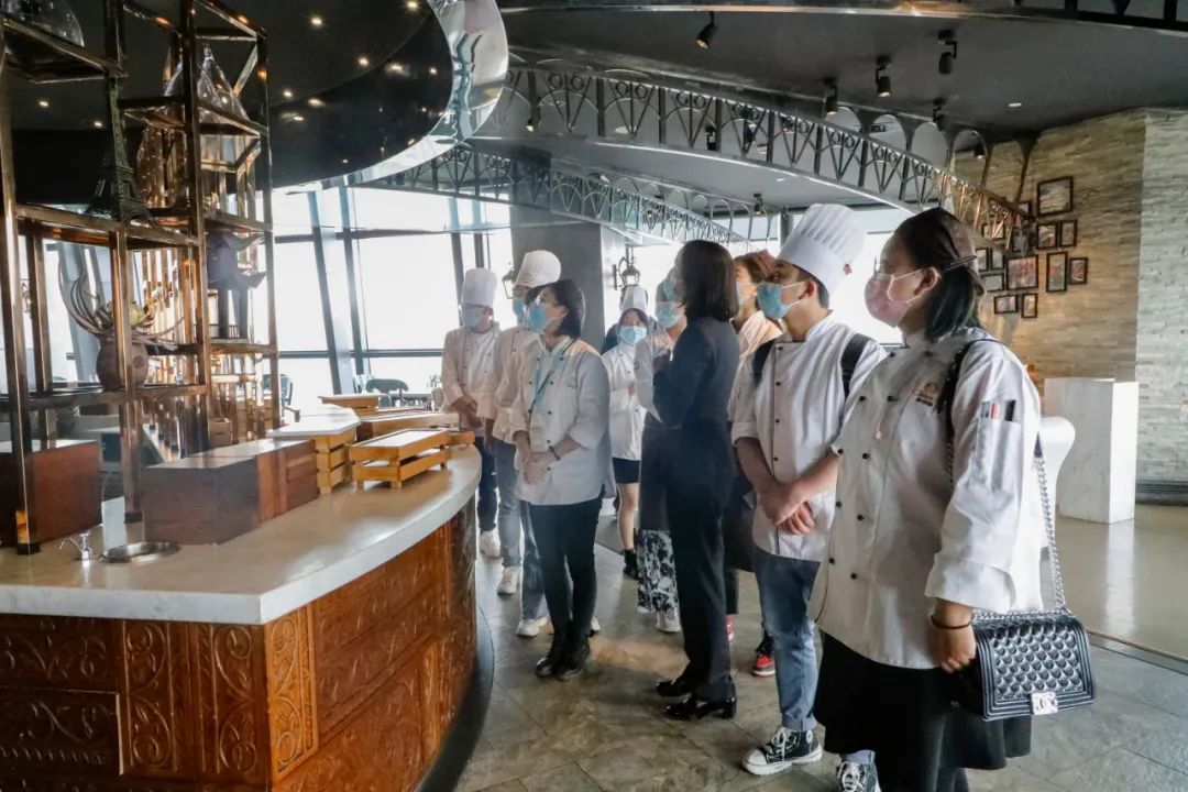 探访欧米茄总部,欧米奇西点西餐学院参观