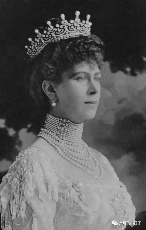 英国女王胸针高档轻奢,女王最贵胸针排行榜