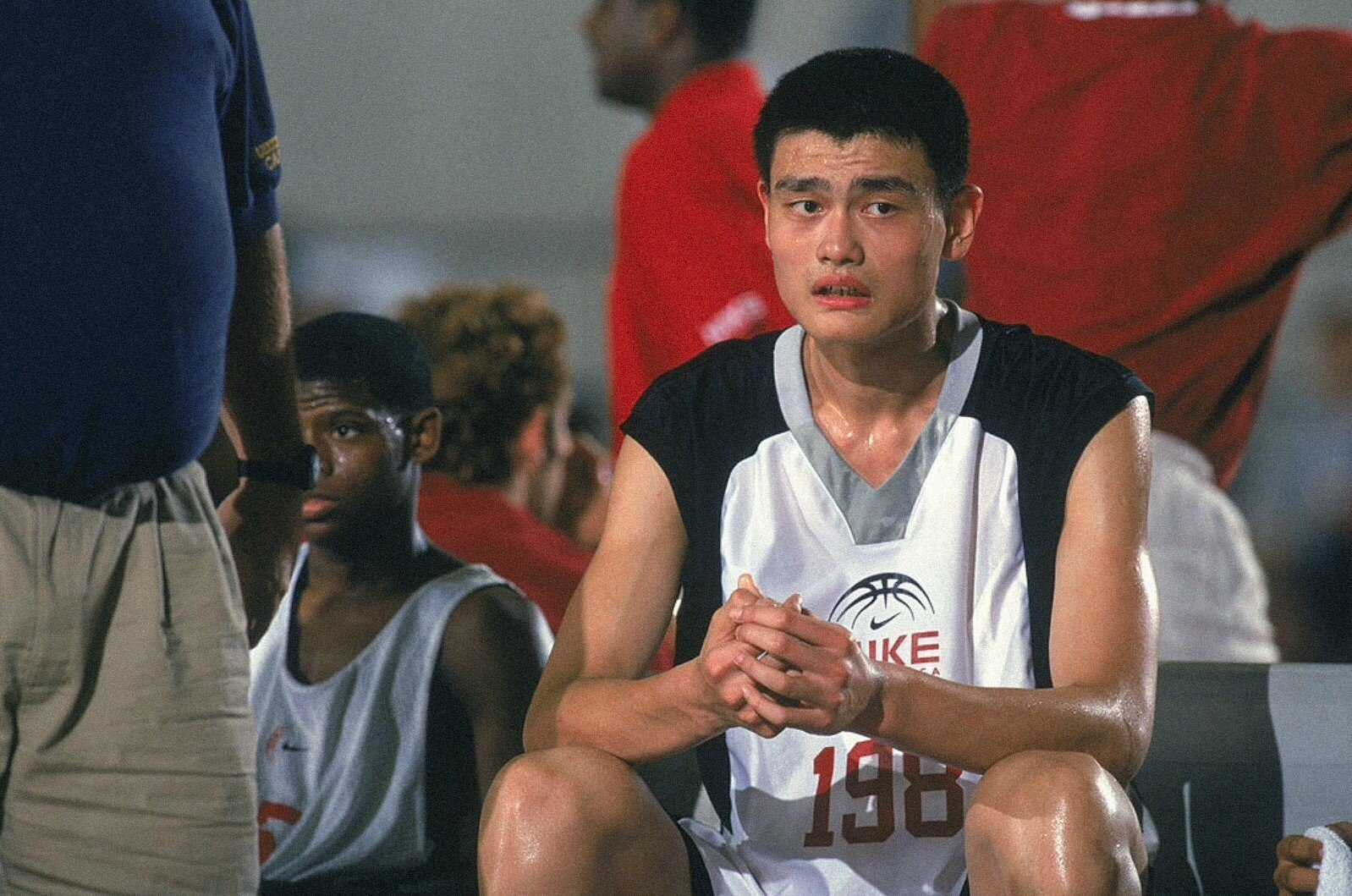 姚明在nba时期出场的锐步鞋,姚明受伤和锐步有关系吗