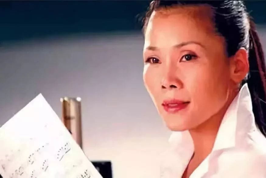曾经乐坛的当红一姐,曾经是内地的歌坛一姐