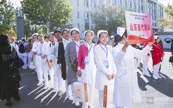 2018时光已走滨州日报90后小美摄影记者定格了您的最美