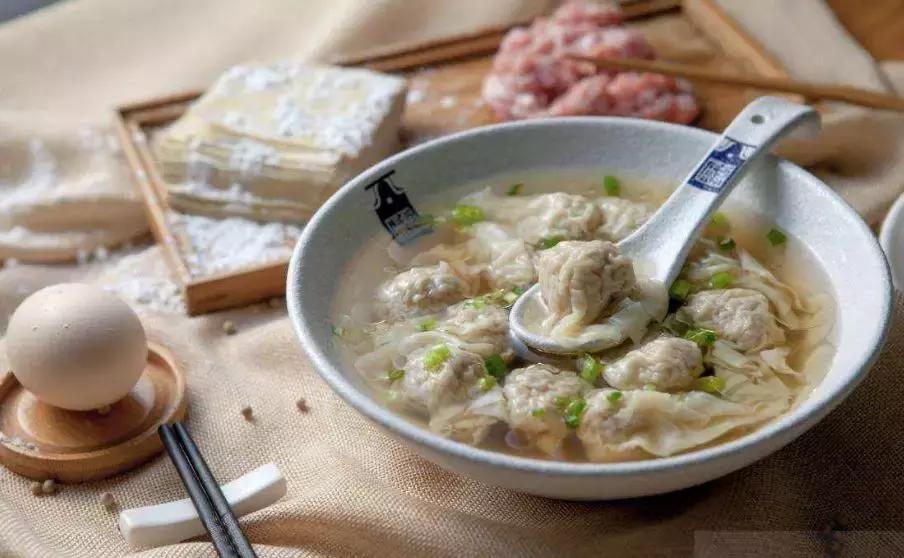 天津特色美食天津煎饼果子 (天津风味小吃三绝)