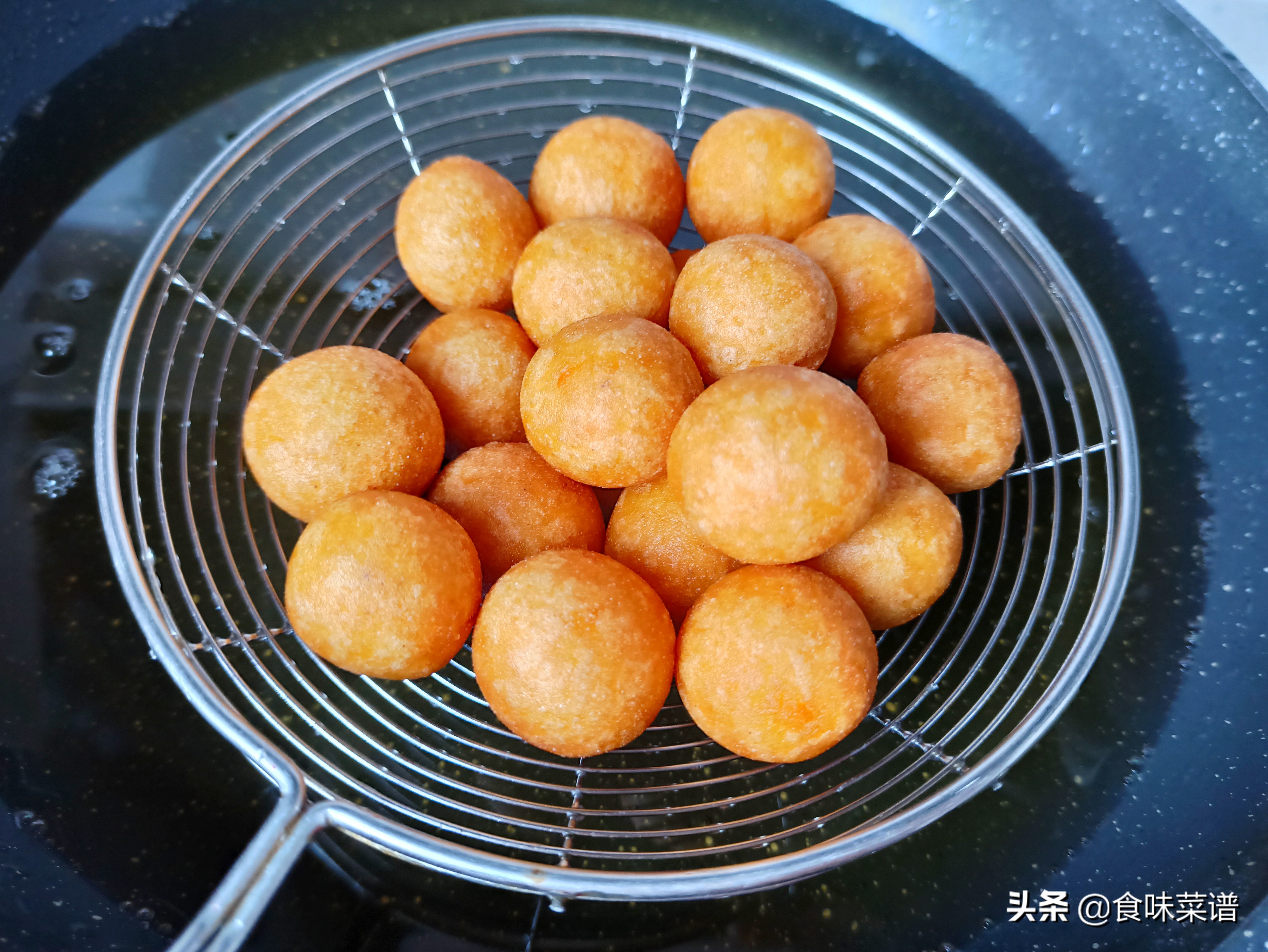 为啥我炸的丸子发黑,用面炸的丸子怎么不酥脆呢