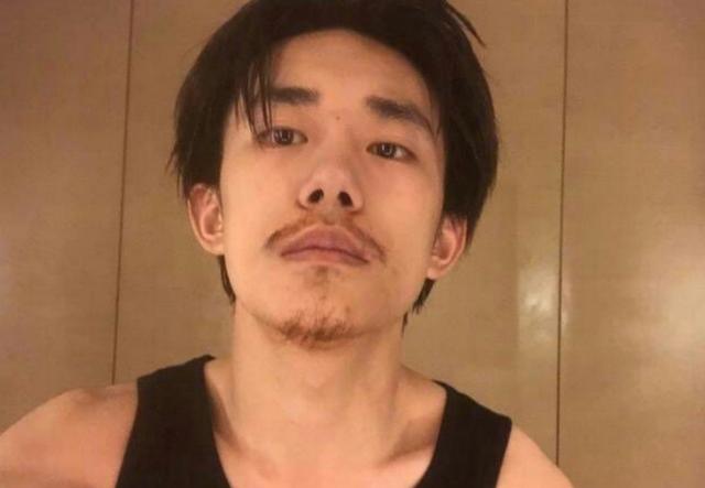 “扫娘风暴”效果显著,蓄胡须、秀肌肉、短发,小鲜肉终于不鲜了