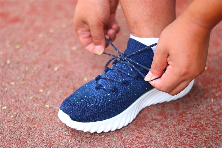 穿袜子是一种什么体验,穿袜套的鞋