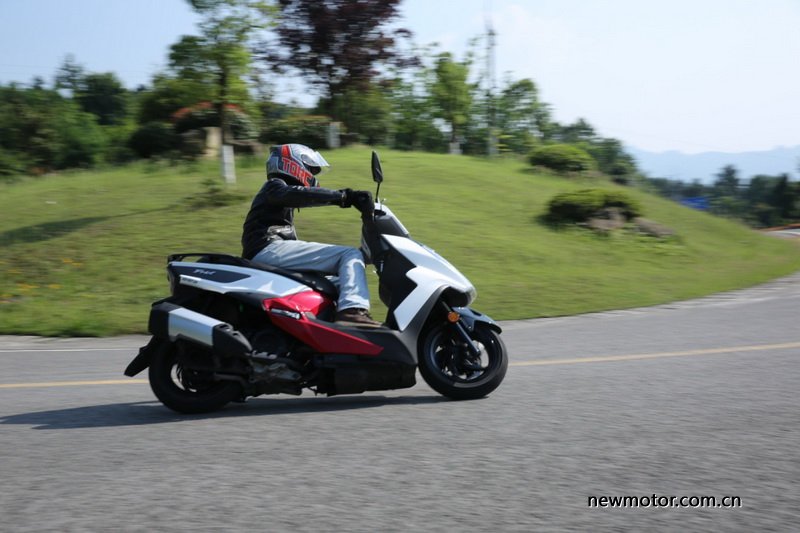 三阳fnx150踏板2021款评测,三阳fnx踏板150带人可以跑山吗