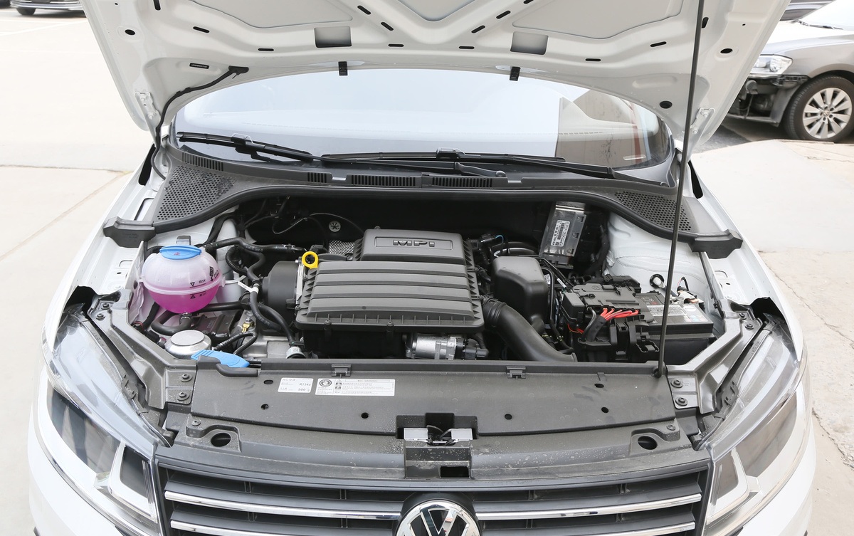 新款桑塔纳两三万公里得多少钱,皮实省油耐造的家轿桑塔纳