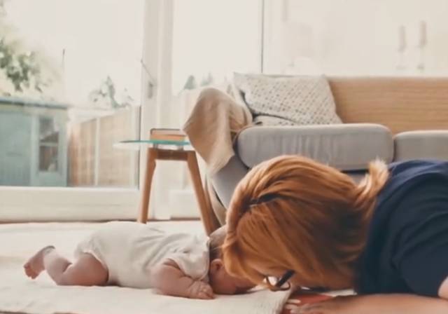 宝宝不爬就可以走吗,宝宝会爬不愿意爬怎么办