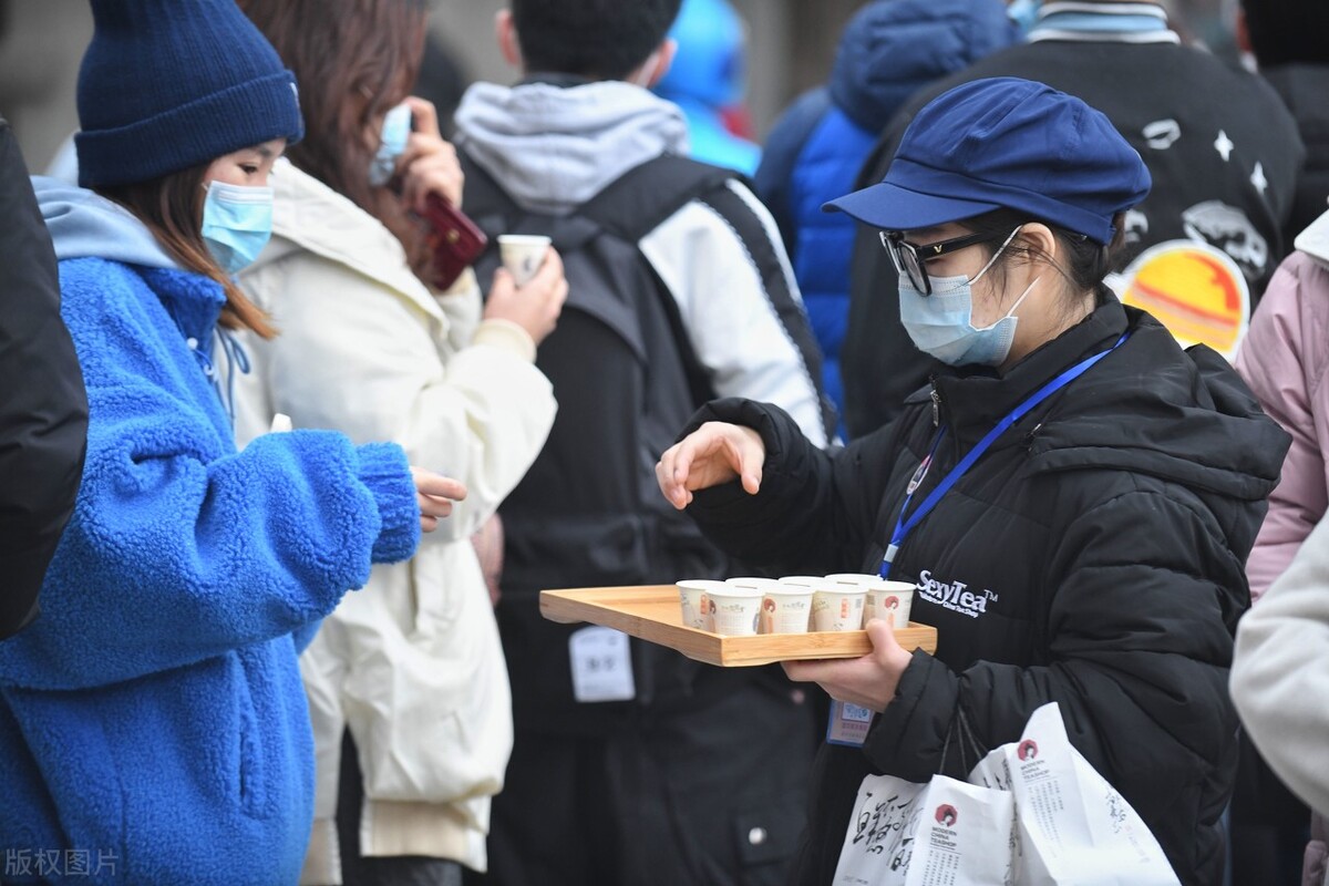 湖南茶颜悦色奶茶那么有名气,长沙网红奶茶茶颜悦色