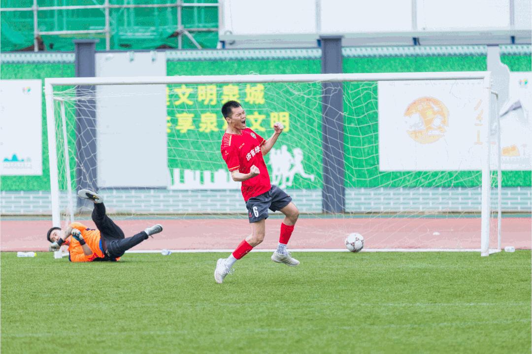 踢球的第十个年头,从此踏上了追求足球梦想的旅程